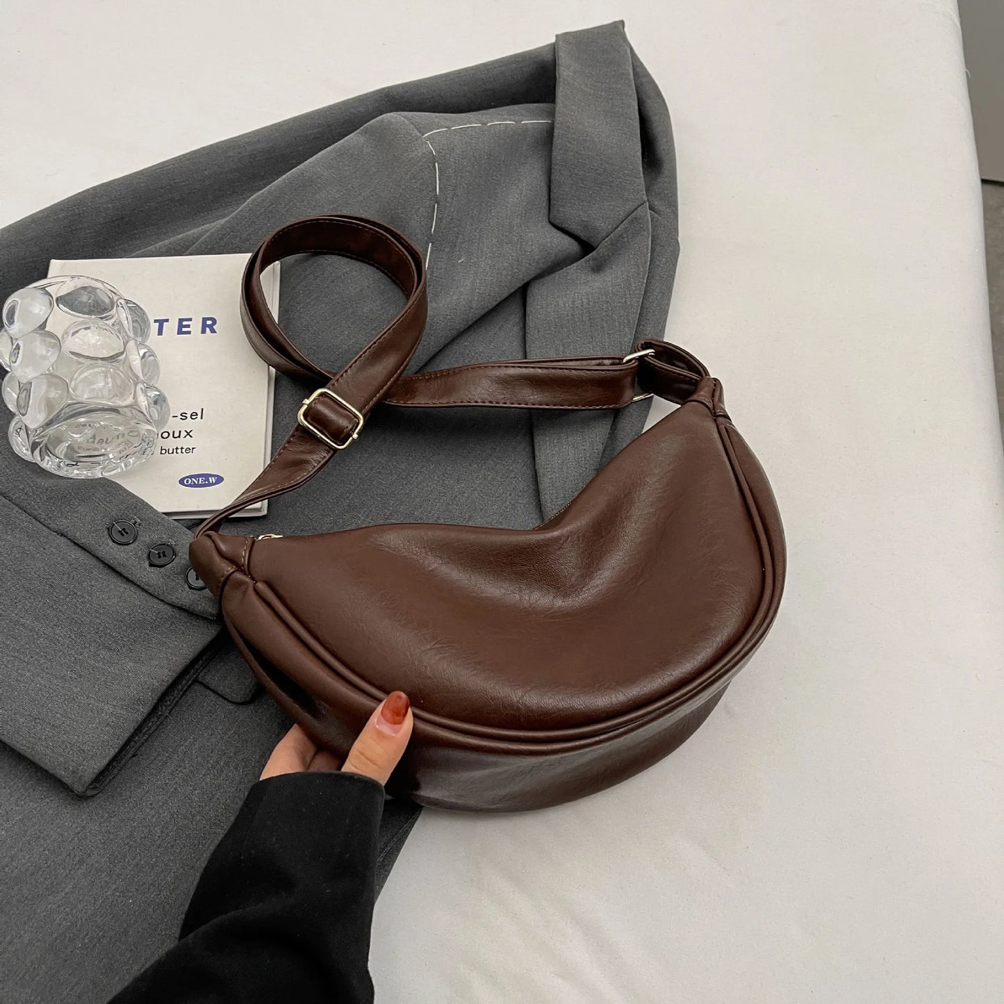 Retro Hobos Bag For Women Half Moon Shoulder Bag Large Capacity PU Leather Zipper Crossbody Bags Solid Color Handbags 2024