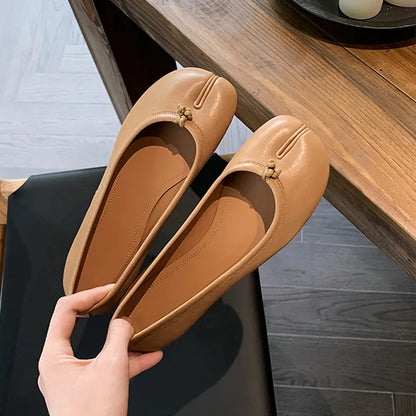 Women's Round Toe Split Toe Tabi Shoes INS Style Flats Female Shallow Loafers Soft Soled Ballet Shoes Ladies Single Shoes