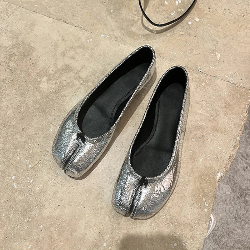 Women's Round Toe Split Toe Tabi Shoes INS Style Flats Female Shallow Loafers Soft Soled Ballet Shoes Ladies Single Shoes