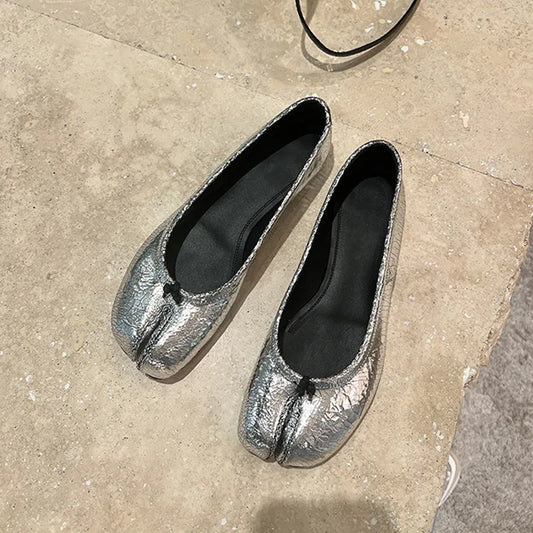 Women's Round Toe Split Toe Tabi Shoes INS Style Flats Female Shallow Loafers Soft Soled Ballet Shoes Ladies Single Shoes