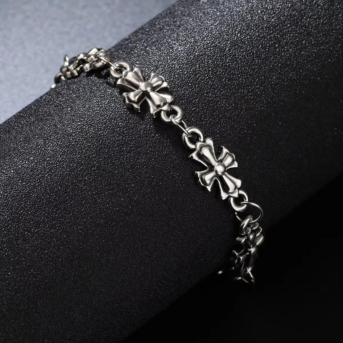 Fashion Punk Gothic Jewelry Retro Cross Link Chain Bracelet Personalized Accessory For Men Women Halloween Party Present