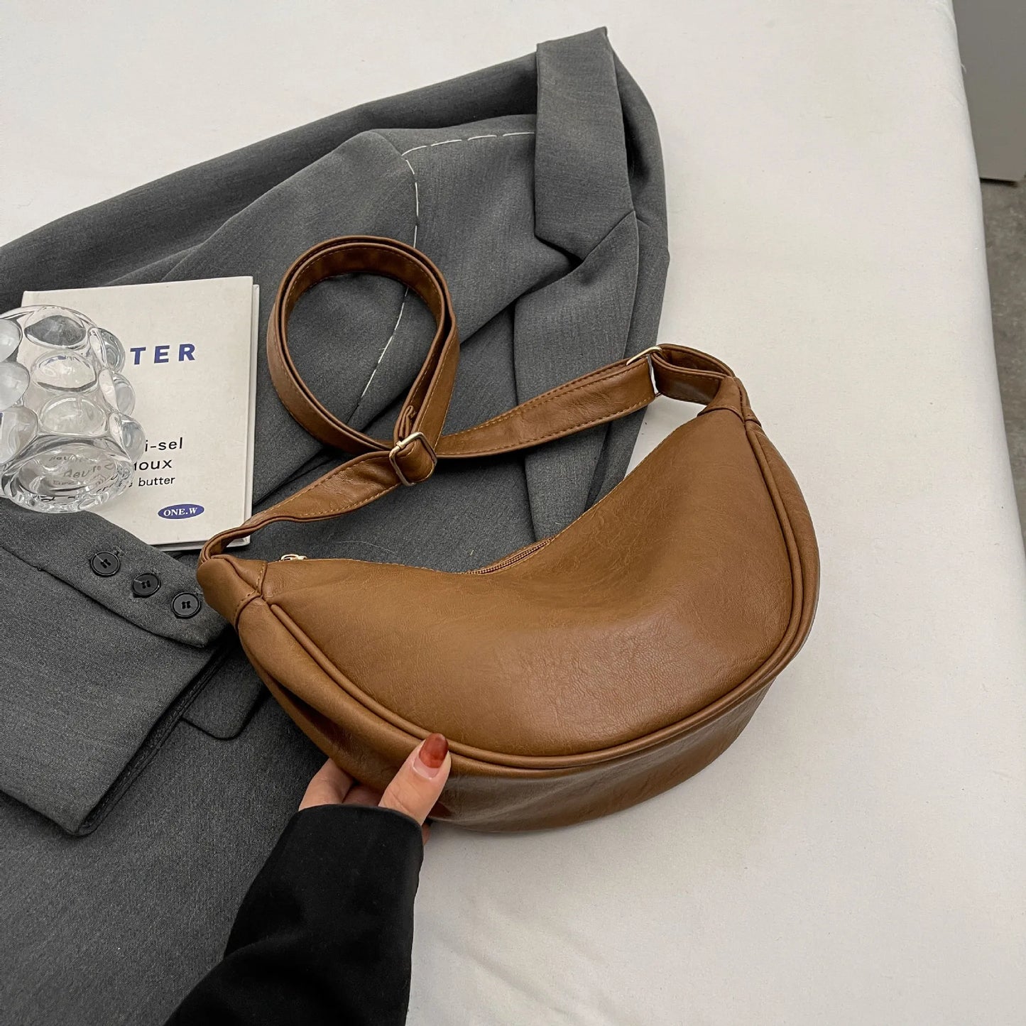 Retro Hobos Bag For Women Half Moon Shoulder Bag Large Capacity PU Leather Zipper Crossbody Bags Solid Color Handbags 2024