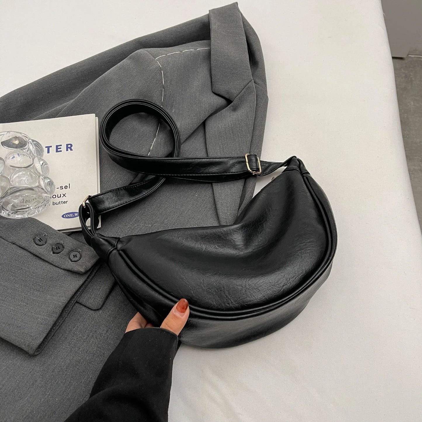 Retro Hobos Bag For Women Half Moon Shoulder Bag Large Capacity PU Leather Zipper Crossbody Bags Solid Color Handbags 2024