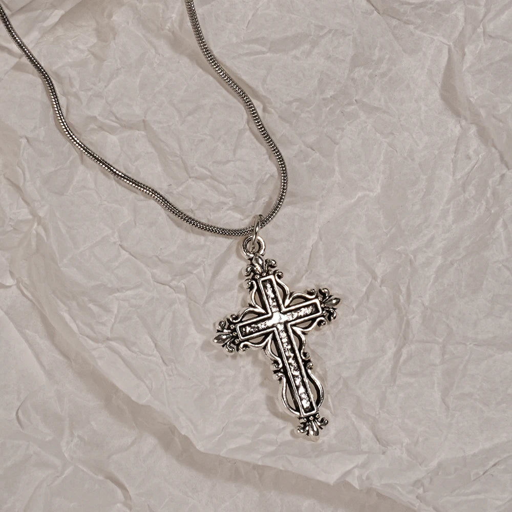 Y2K Sweet Cool Girl Personalized Creative Cross Love Pendant Necklace, Suitable for Daily Wearing