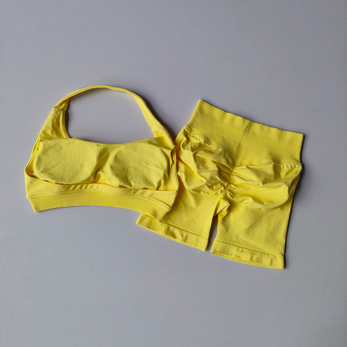 2 Pieces Yoga Suit for Women Seamless Fitness Gym Clothes Halter Sports Bra Matching Shorts Workout Sets Gym Set Outfit
