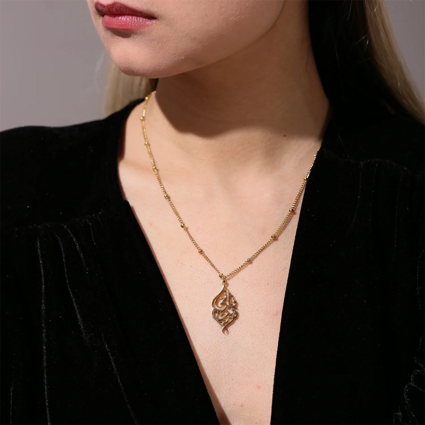 "I AM NEAR" NECKLACE Qur'an Allah Calligraphy Personalized Stainless Steel Islamic Pendant Jewelry For Women Gifts Religious